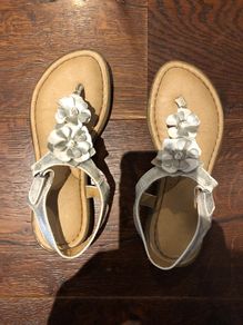 girls sandals