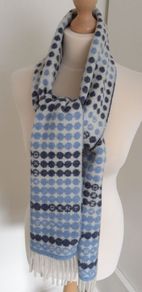 New Luxury DKNY Wool (80%) Scarf/Wrap
