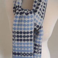 New Luxury DKNY Wool (80%) Scarf/Wrap