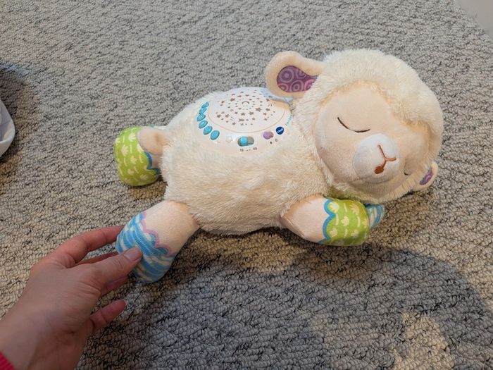 Night light and noise machine for baby