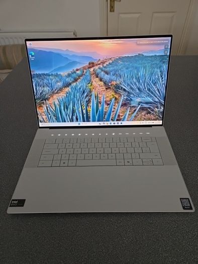 Dell XPS 16 Laptop