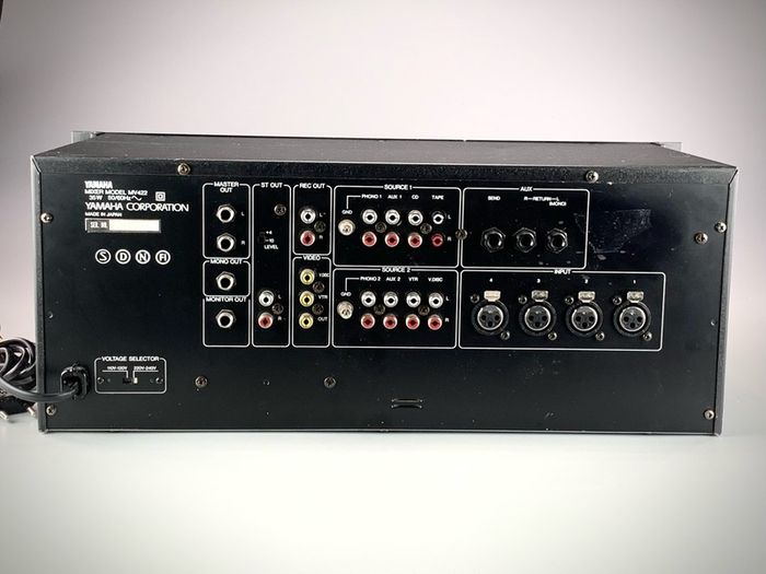 Yamaha MV422 4-channel analog mixer