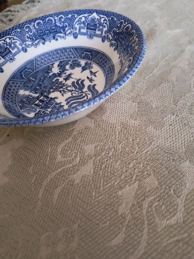 English Ironstone 'Willow' pattern