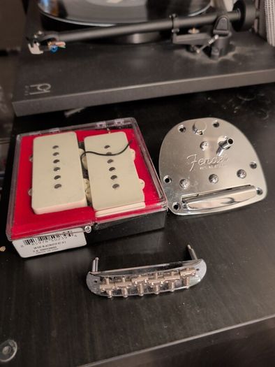 Fender MIJ Jazzmaster Original Parts. Pickups, Bridge and Tremolo