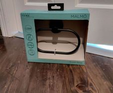 Black towel ring