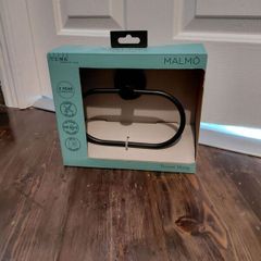 Black towel ring