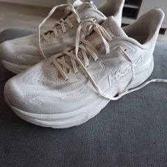 Hoka (UK 10)
