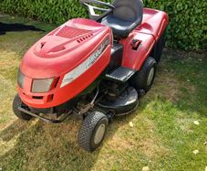 Castlegarden rideon lawnmower