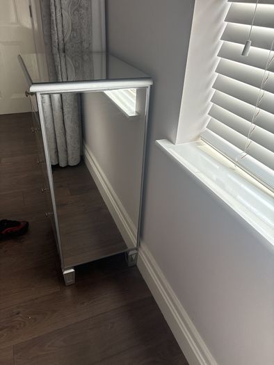 Mirrored 5 drawer unit