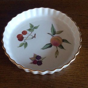 Royal Worcester Evesham pattern small Flan dish