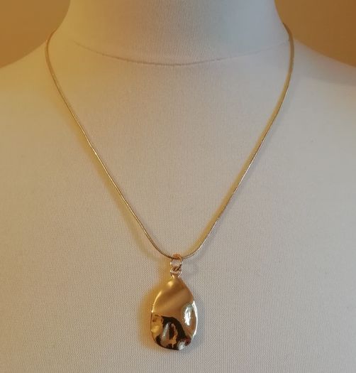 DesignSix Grammy Necklace Gold Colour Snake Chain with Oval Pendant New With Tags