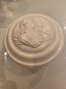 Reduced Villeroy and Boch Montclair Blanc limited edition collection piece