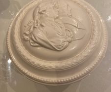 Reduced Villeroy and Boch Montclair Blanc limited edition collection piece
