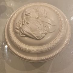Reduced Villeroy and Boch Montclair Blanc limited edition collection piece