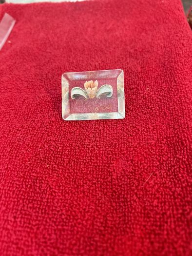 retro brooch