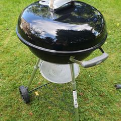 Weber 47cm Kettle BBQ with Lid and Accessories in Excellent Condition