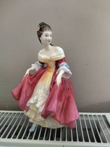 Miniature figurine Royal Doulton