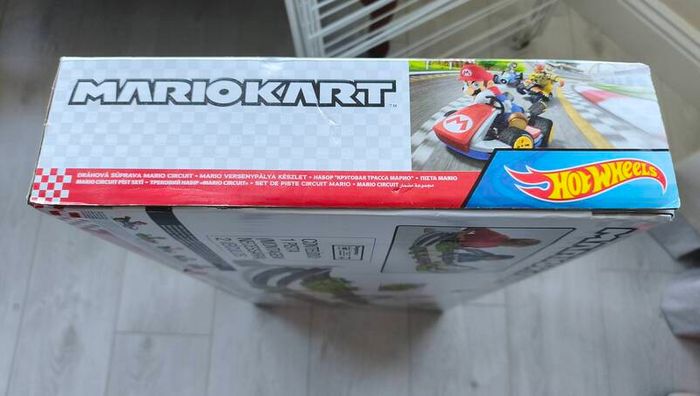Hot Wheels Mariokart Mario Circuit Lite Track Set super mario power