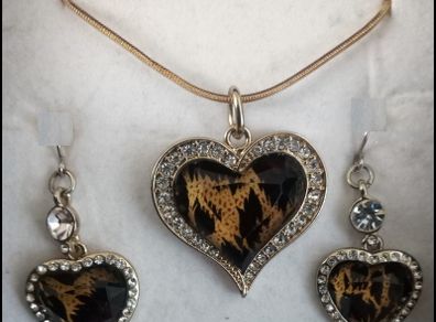 Incredible ABSOLUTE Irish Designed Rose Gold Plated with Crystal Surround Heart Shaped Black And Gold Flame Effect Necklace and Ear-rings Gift Set