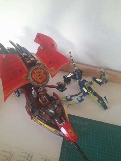 LEGO Ninjago 70738  Final Flight of Destinys Bounty