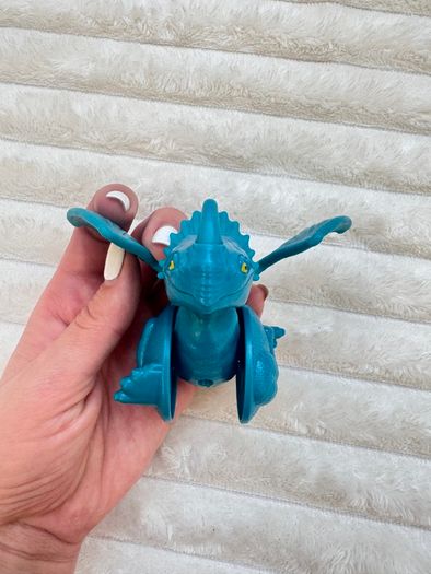 Disney How to Train Your Dragon Burger King  Stormfly Rolling action Figure approx. 10 cm. Used Please see photos