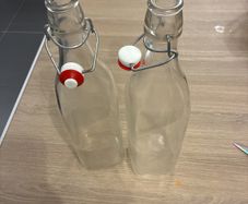 Set of 2 glass bottles 1 litre