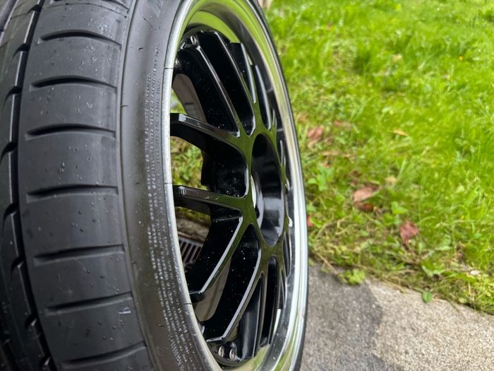 18 inch SSR Professor MS1 split wheels.