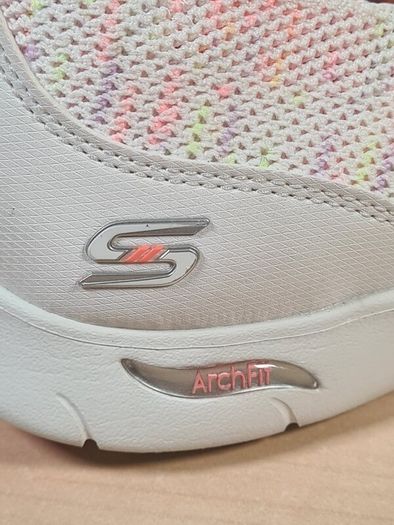 womens SKECHERS ARCHFIT REFINE air cooled trainers slip on Size UK 3 EU 36 (AT2)