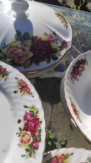 40piece  Part Dinner Set