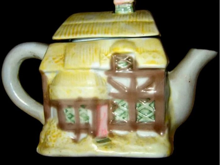 "The Cottages" Vintage Teapot Collection