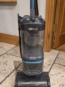 Shark Anti Hair Wrap Upright Vacuum (NZ690UK)
