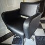hairdresser chair Image 2