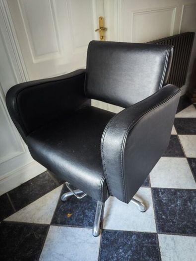 hairdresser chair