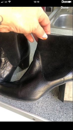 Ladies boots size 4