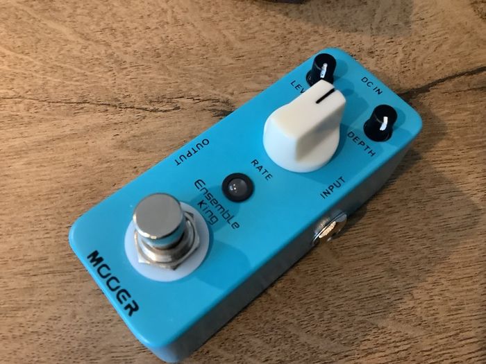 Moore Ensemble King analog chorus effects pedal