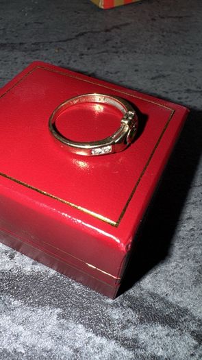 Ladies 9 Ct Gold Green Stone Promise Ring