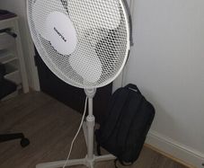 2 x fans 1 x handheld vacuum cleaner