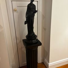 Ceramic Grecian lady and stand