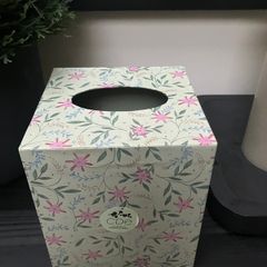 New Carolyn Donnelly Floral Tissue Box Cover