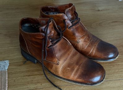 Gravel Leather Chukka Boots Base London