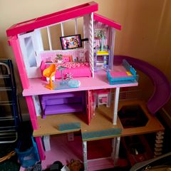 Barbie Dreamhouse with car