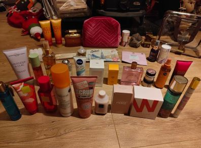 Beauty products and Perfumes - 37 NEW ITEMS WORTH 210euro