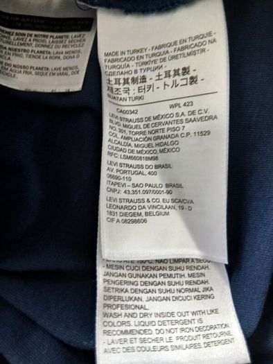 Navy Levi Teeshirt  Size Medium