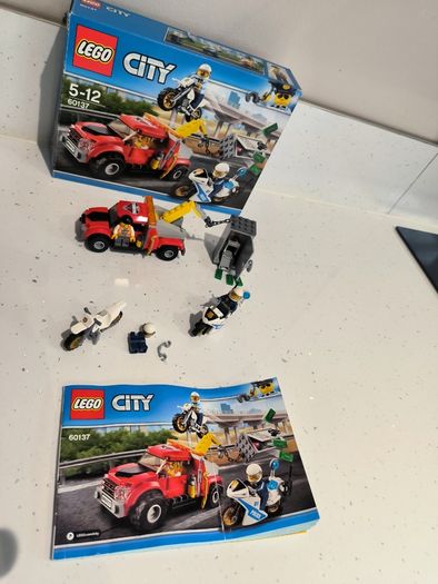 Lego 60137