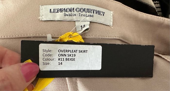 Lennon Courtney skirt - sz 14