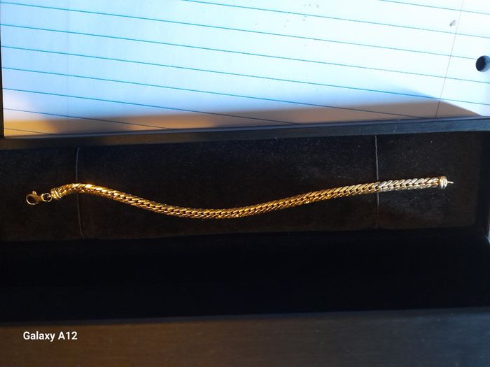 Gold  chain / bracelet