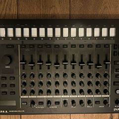Roland TR8S
