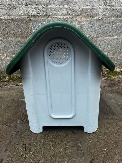 Dog kennel