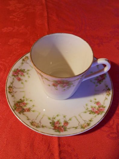 Limoges, France Vintage 26 Piece Gold Leaf Coffee Set.