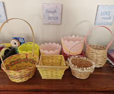 Baskets x 8